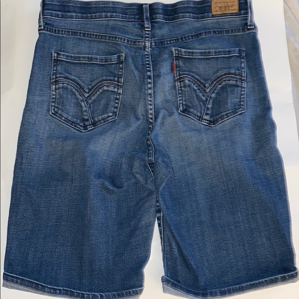 Women’s Levi’s shorts denim size 10 Bermuda 525